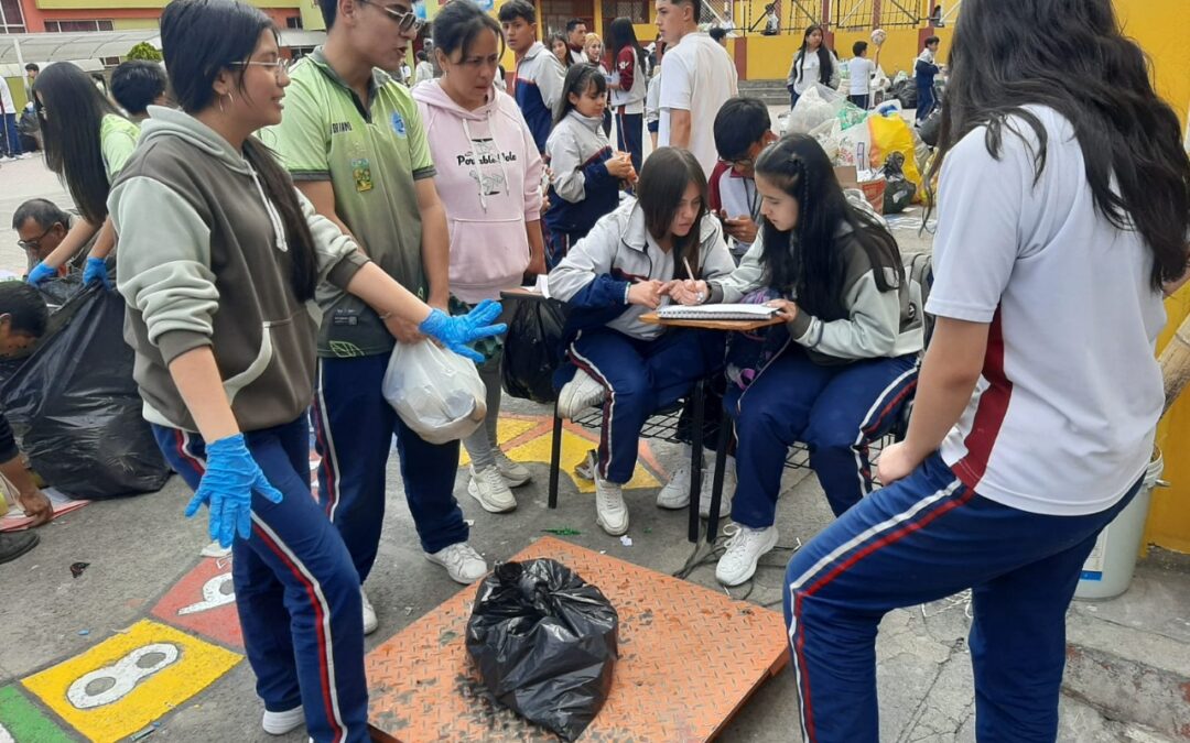 Reciclaton con Estudiantes del Liceo Jose Félix Jiménez